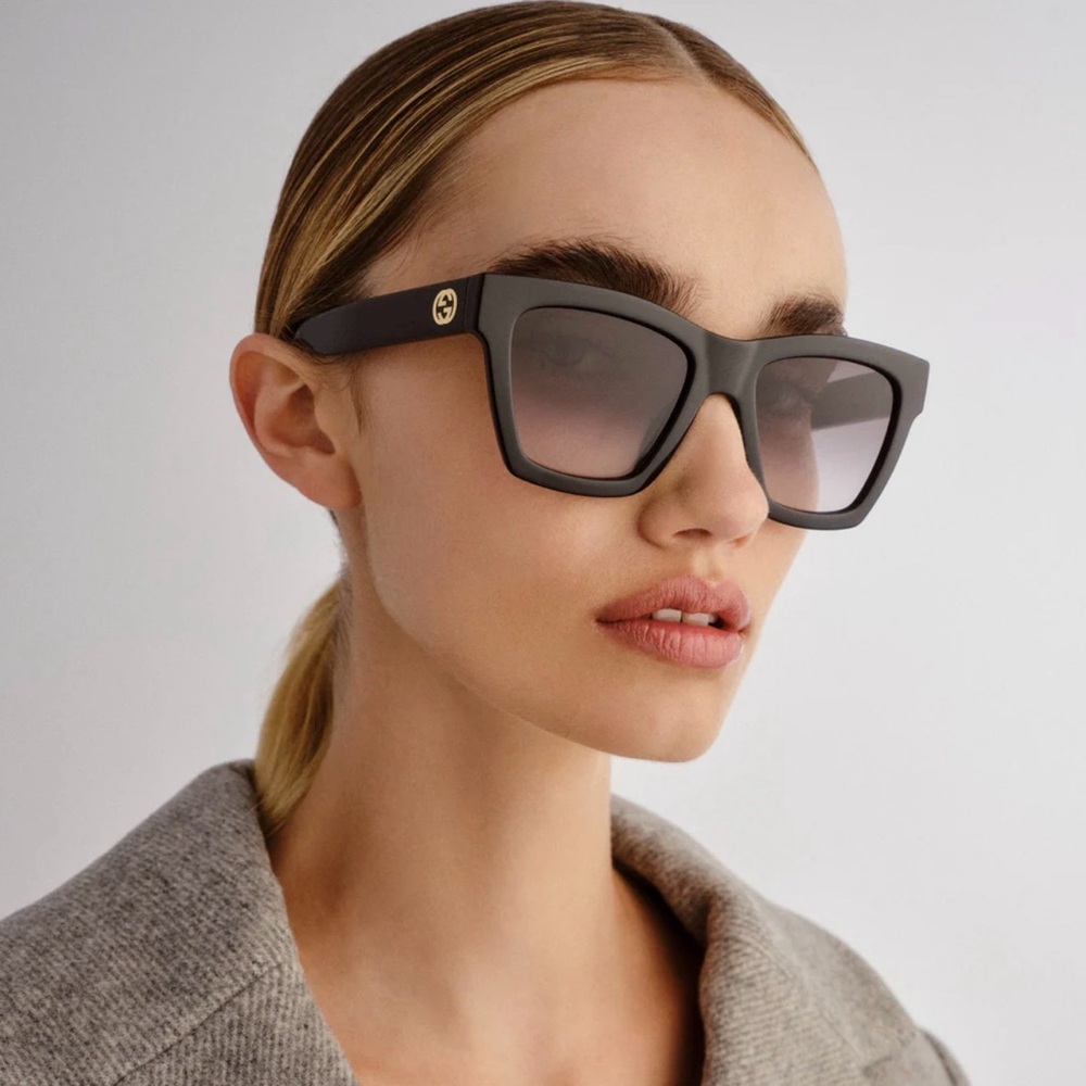 Gucci Black and‎ Gold Square Sunglasses - Picture 13 of 14
